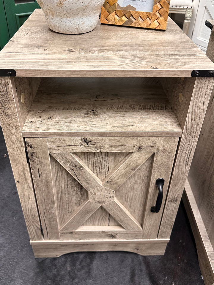 Hadley Weathered Gray Nightstands (pair of 2)