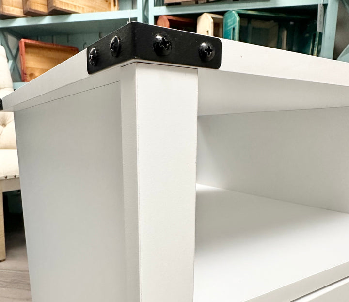 Hadley White Nightstands (pair of 2)