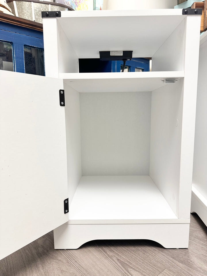 Hadley White Nightstands (pair of 2)