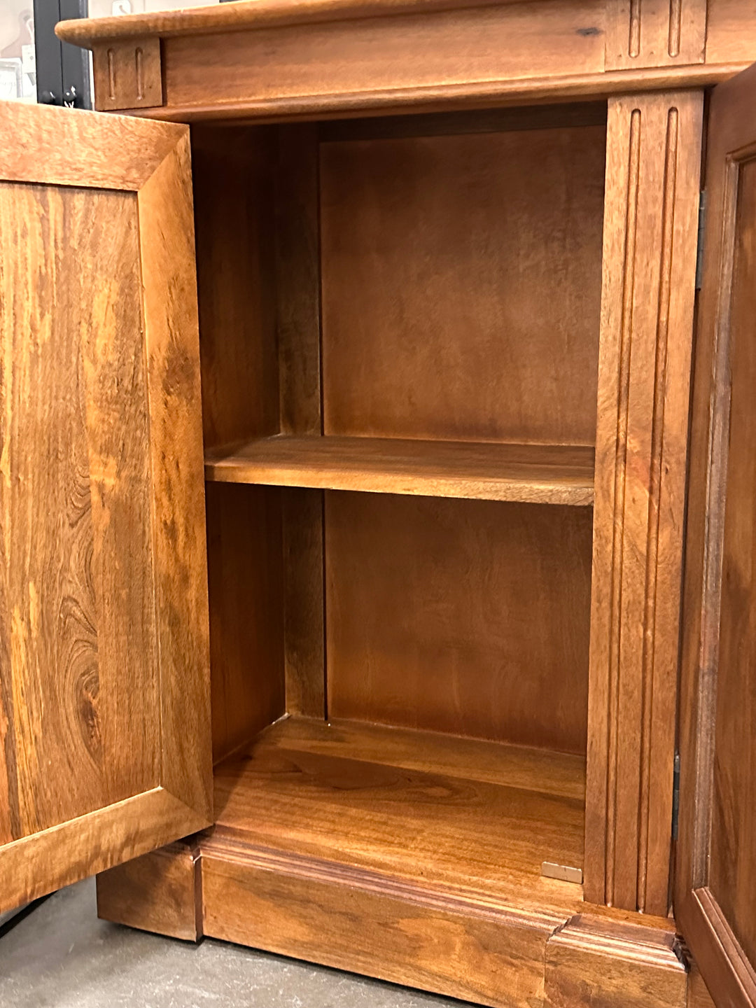 Helena Mango Large Buffet