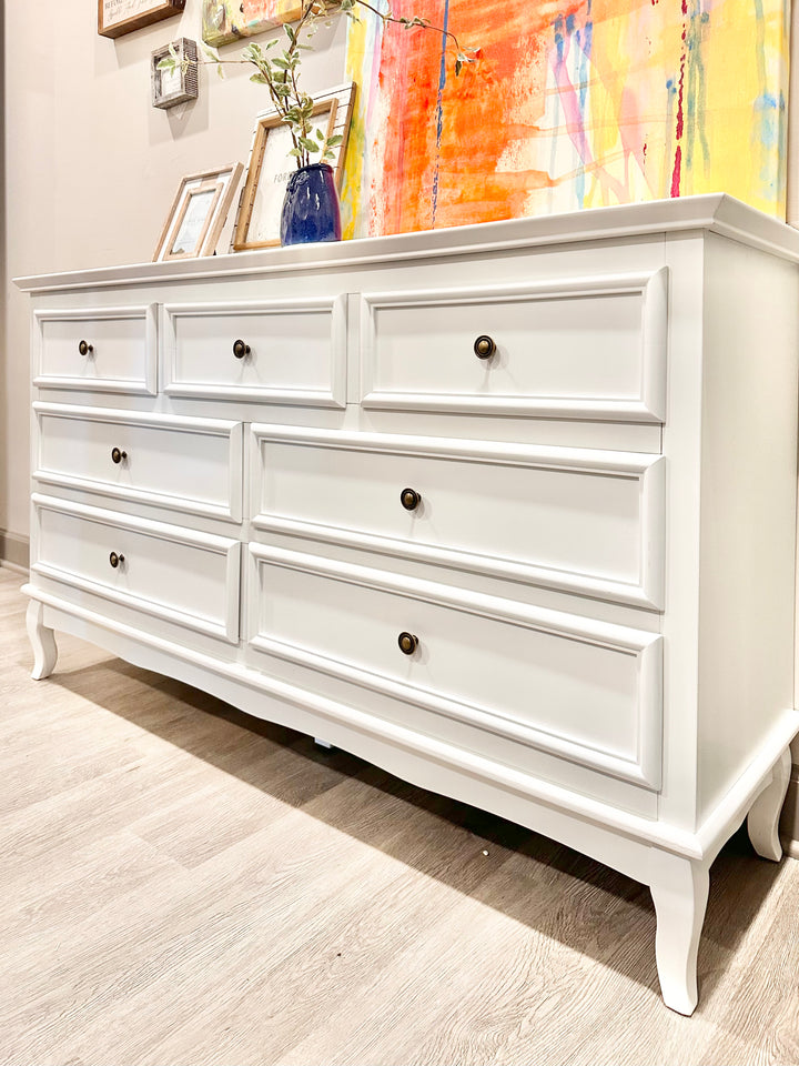 Aurora White Dresser
