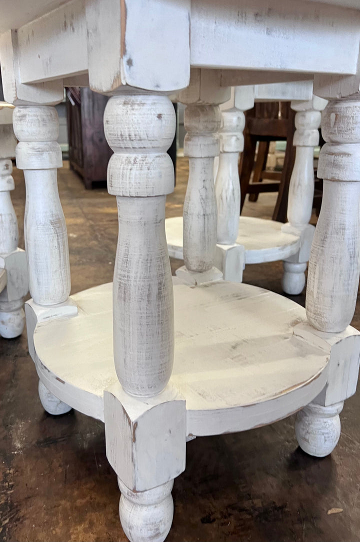 Maddie White round end table