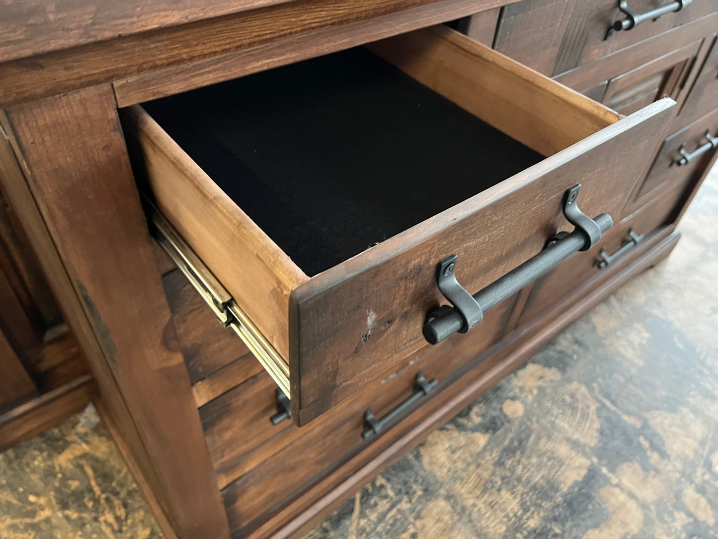 Austin Brown Queen Bedroom Set