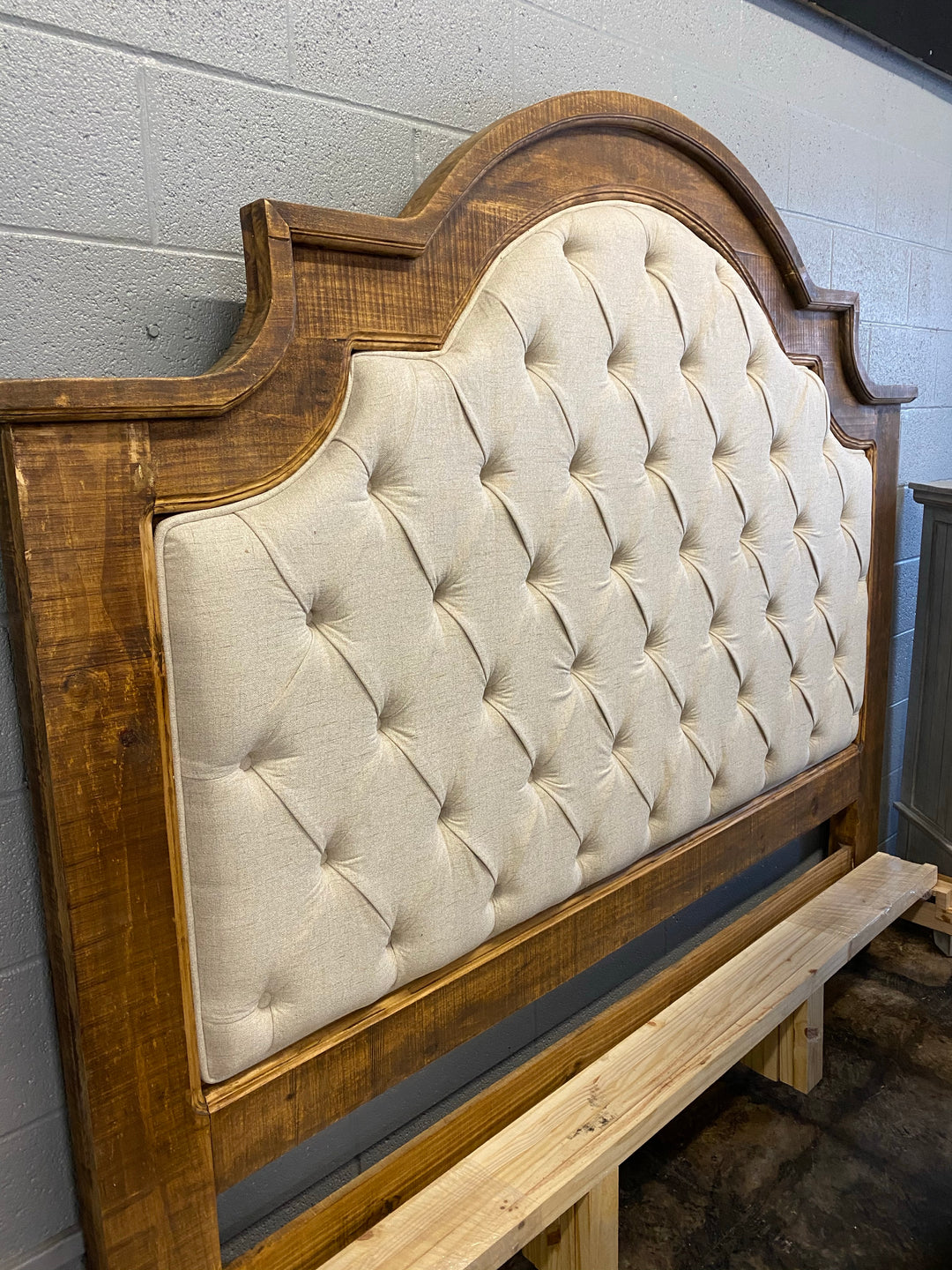 Courtney Rustic Honey Brown King Bedroom Set