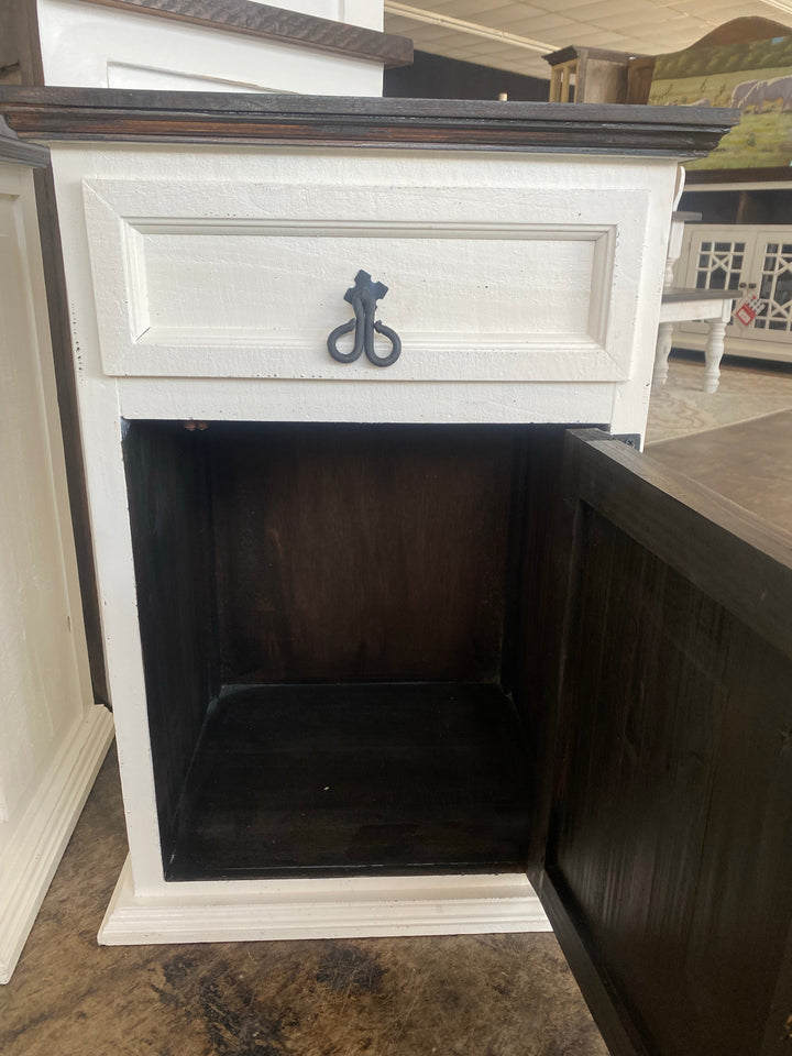 Brooklyn Distressed White Nightstands (pair of 2)